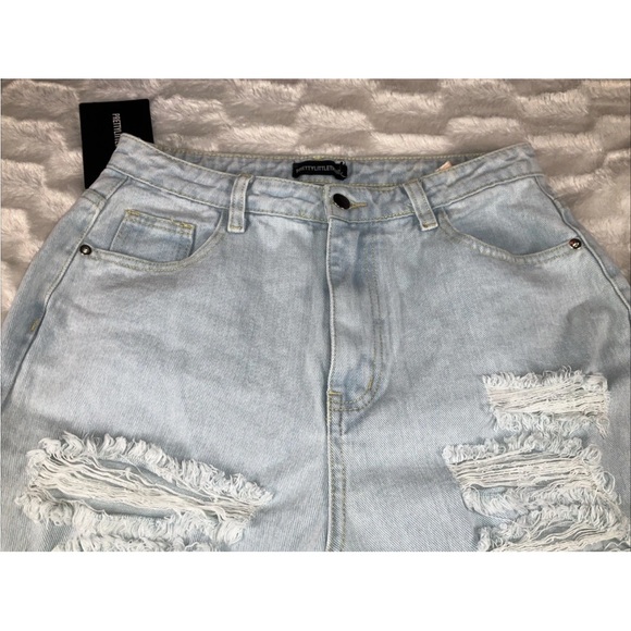 Pretty Little Thing Women’s Size 8 Wide Leg  Destroyed High Waist Jeans NWT - Picture 6 of 13